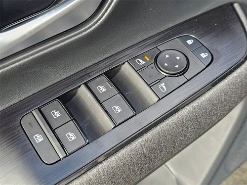 New 2026 Nissan Kicks SV w/ SV Premium Package image 32