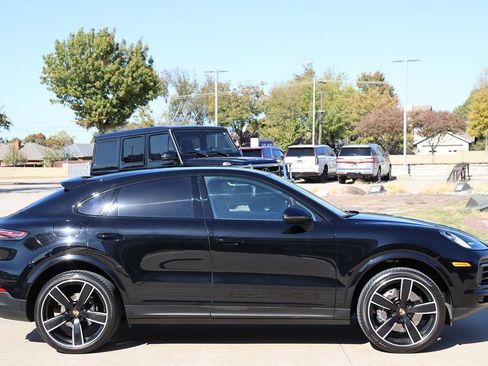 Used 2021 Porsche Cayenne Coupe image 5