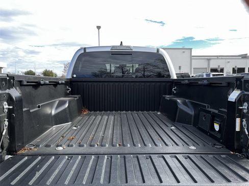 Used 2022 Toyota Tacoma TRD Sport image 27