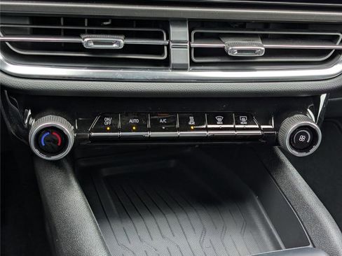 New 2026 Chevrolet Equinox EV LT image 18