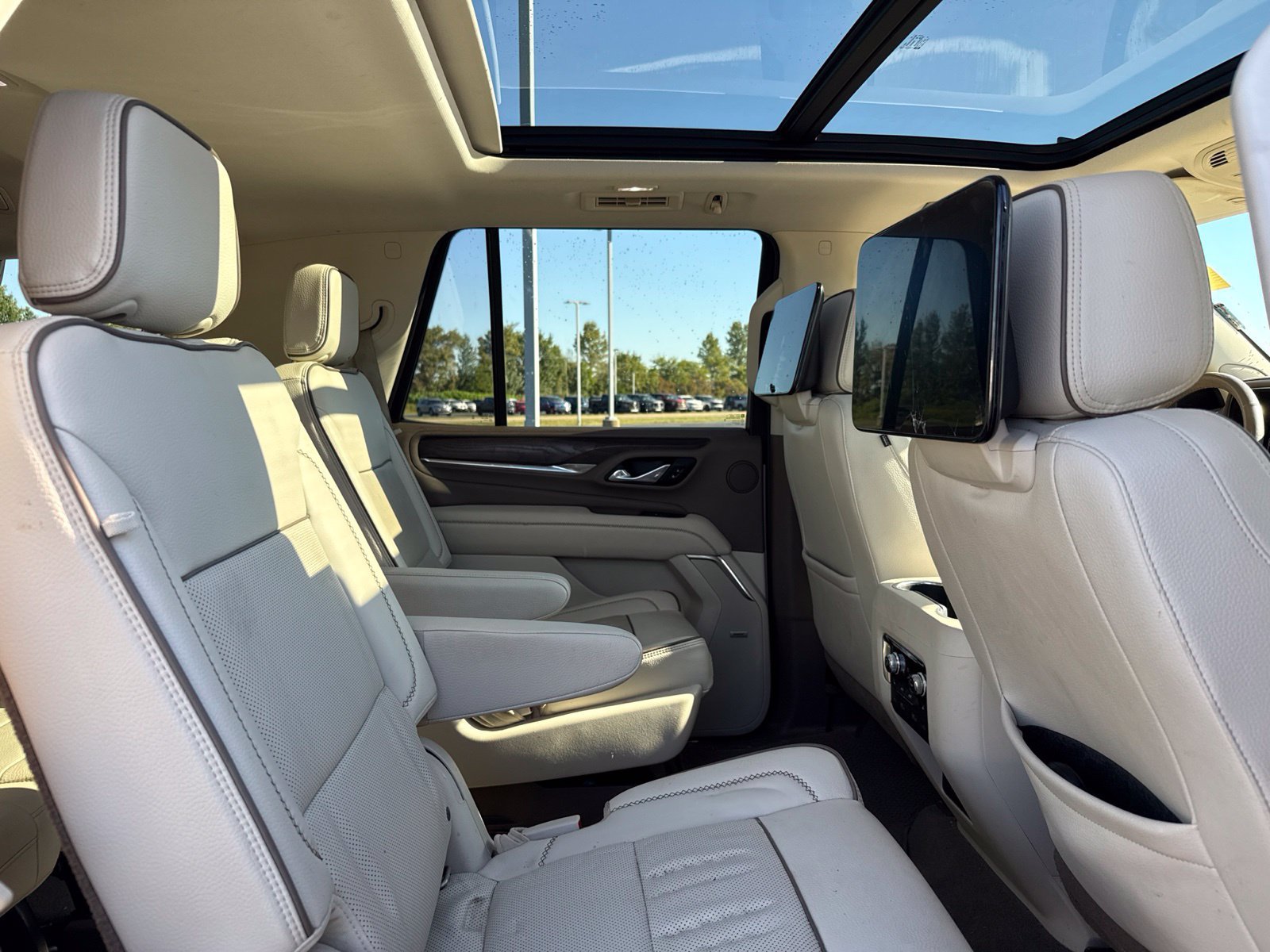 Used 2021 GMC Yukon Denali w/ Denali Premium Package AWD/4WD image 17