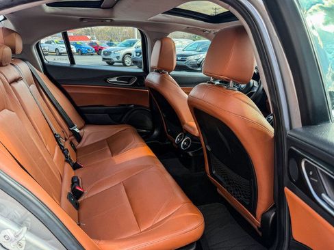 Used 2017 Alfa Romeo Giulia Sprint w/ Cold Weather Package image 13