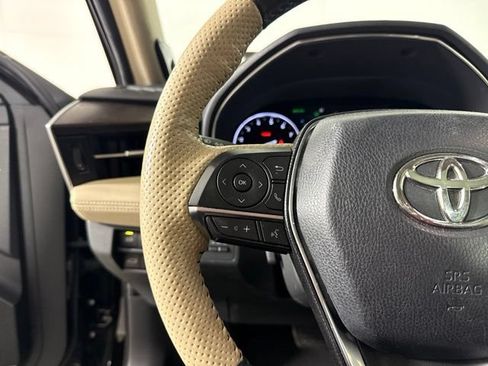 Used 2019 Toyota Avalon Limited FWD image 25