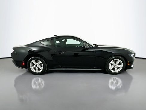 Used 2024 Ford Mustang Coupe RWD image 4