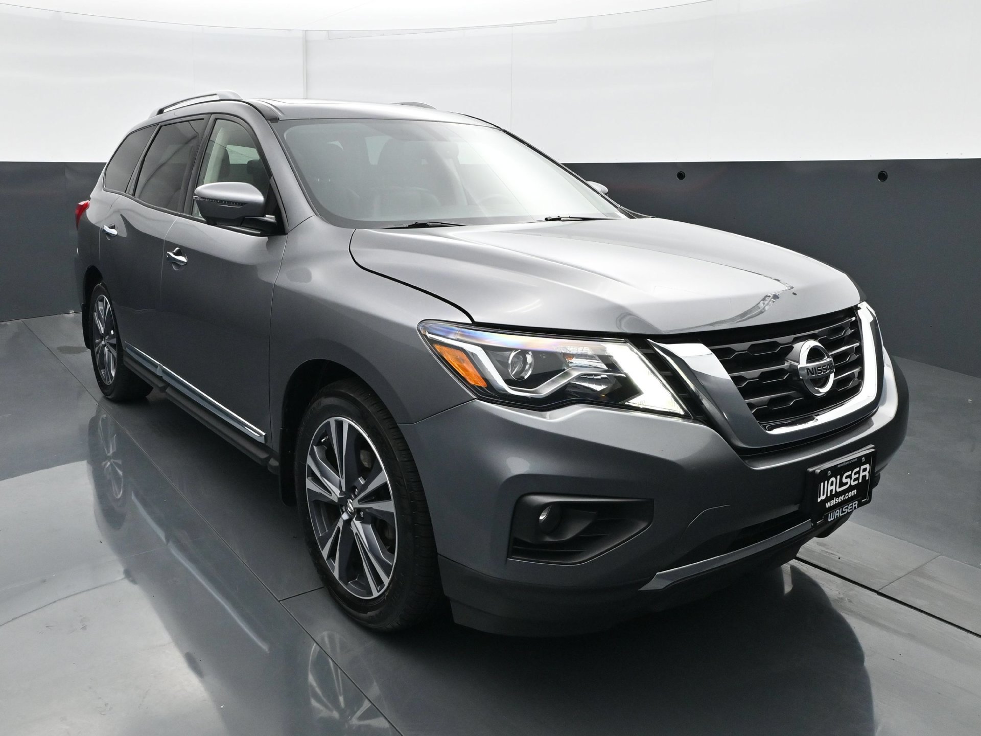 Used 2019 Nissan Pathfinder Platinum AWD/4WD image 11