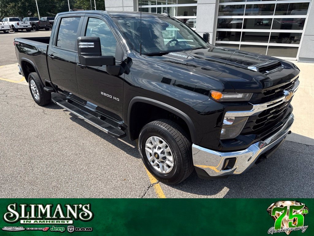 Used 2025 Chevrolet Silverado 2500 LT w/ Convenience Package AWD/4WD image 1
