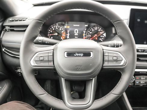 New 2026 Jeep Compass Limited image 25