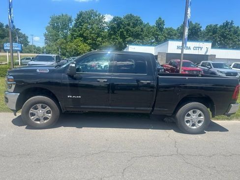 Used 2026 RAM 3500 Big Horn AWD/4WD image 3