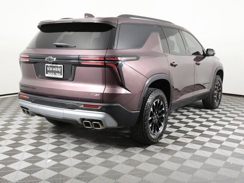 Used 2024 Chevrolet Traverse Z71 image 5