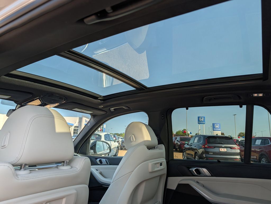 Used 2022 BMW X5 sDrive40i w/ Premium Package RWD image 28