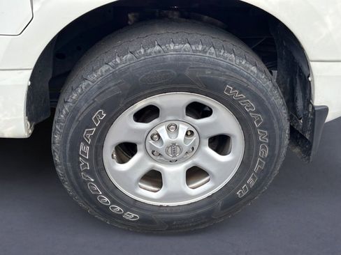 Used 2019 Nissan Titan S image 3