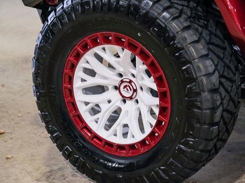 Used 2025 Ford Bronco Heritage Edition AWD/4WD image 9