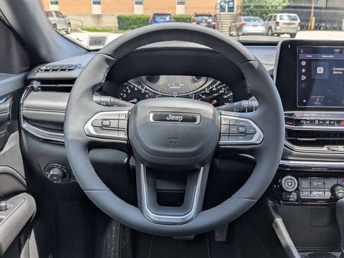 Used 2022 Jeep Compass Latitude w/ Sun and Sound Group AWD/4WD image 14