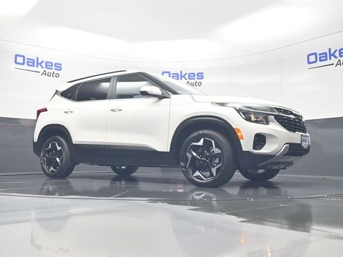 Used 2024 Kia Seltos EX AWD/4WD image 39