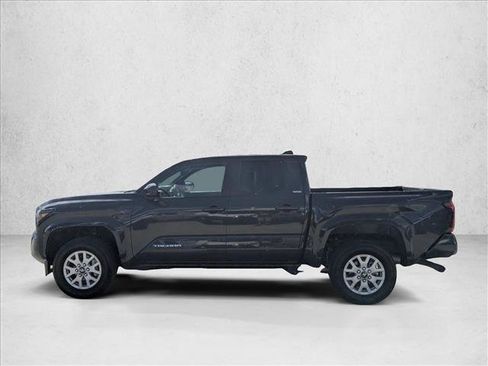 Used 2025 Toyota Tacoma SR5 AWD/4WD image 9