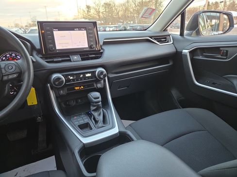 Used 2020 Toyota RAV4 LE image 22