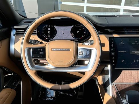 Certified 2025 Land Rover Range Rover Long Wheelbase SE AWD/4WD image 5