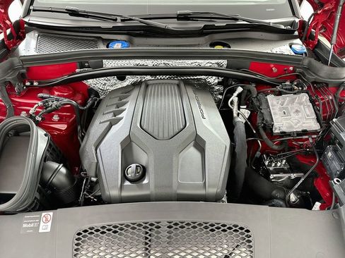 Certified 2026 Porsche Macan Turbo AWD/4WD image 32
