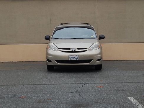 Used 2007 Toyota Sienna LE image 12