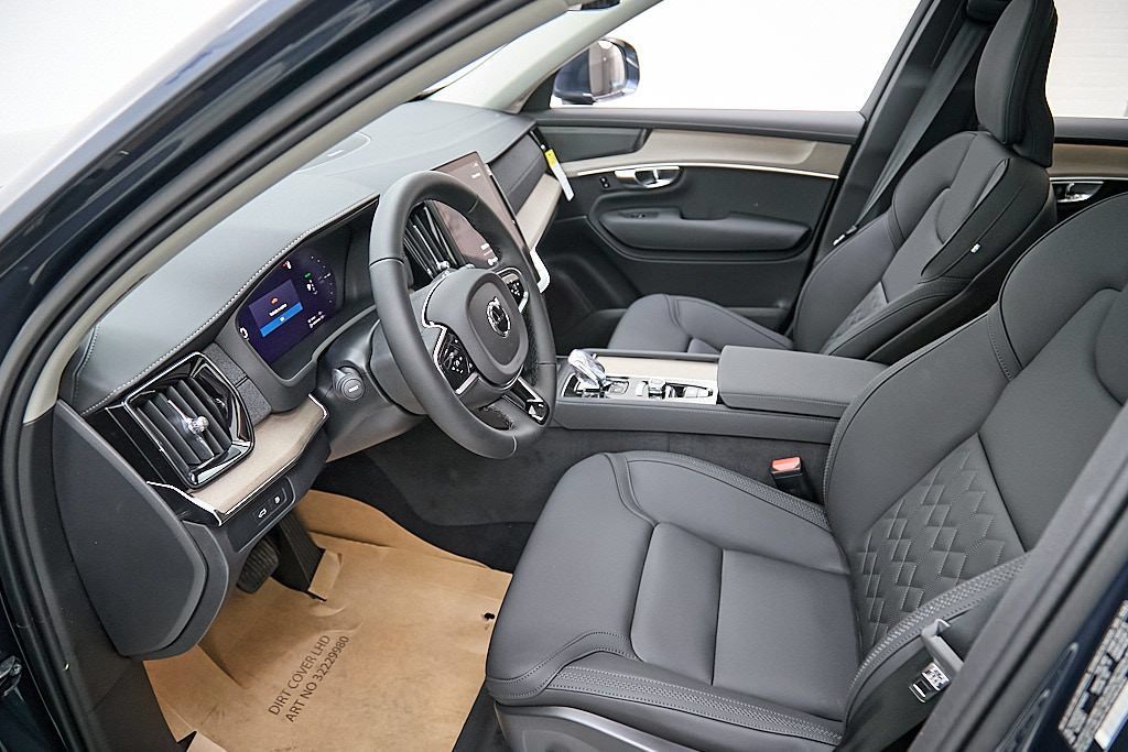 New 2026 Volvo XC90 T8 Plus w/ Protection Package AWD/4WD image 19