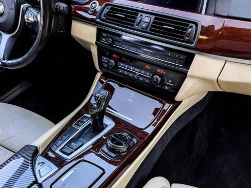 Used 2015 BMW 550i Sedan image 30