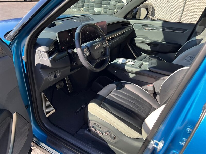 Used 2024 Kia EV9 GT-Line AWD/4WD image 14