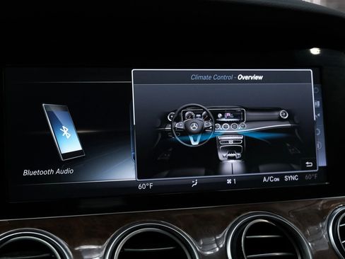 Used 2017 Mercedes-Benz E 300 image 28