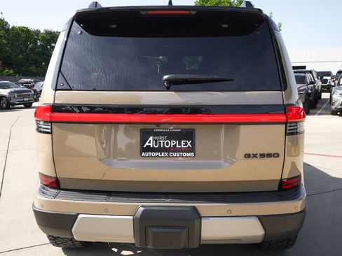 Used 2025 Lexus GX 550 AWD/4WD image 4
