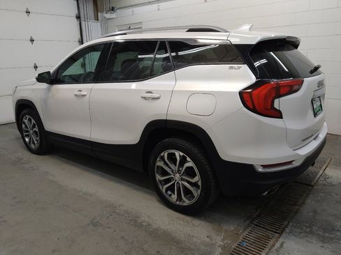 Used 2020 GMC Terrain SLT w/ Preferred Package AWD/4WD image 3