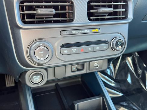 New 2026 Ford Maverick Lariat w/ Black Appearance Package AWD/4WD image 37