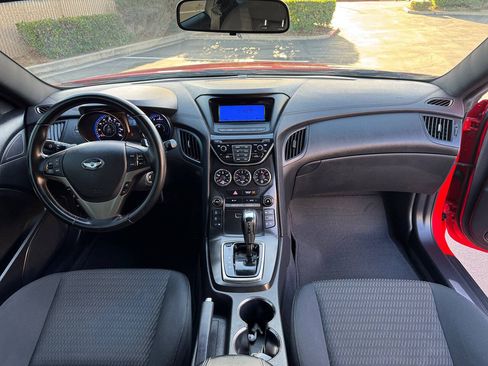 Used 2013 Hyundai Genesis 2.0T RWD image 13