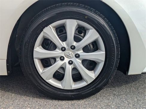 Used 2023 Toyota Corolla LE image 12