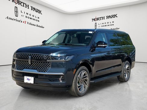 New 2026 Lincoln Navigator L Premier AWD/4WD image 7