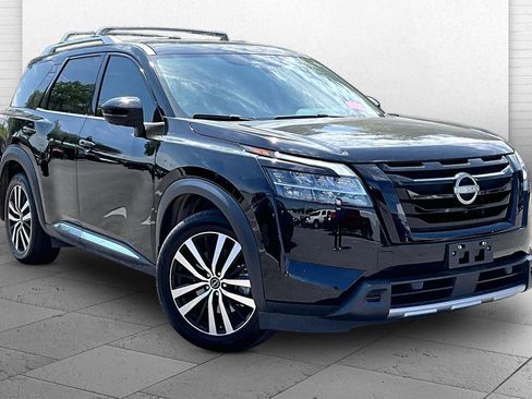 Used 2024 Nissan Pathfinder Platinum w/ Black Appearance Package AWD/4WD image 1