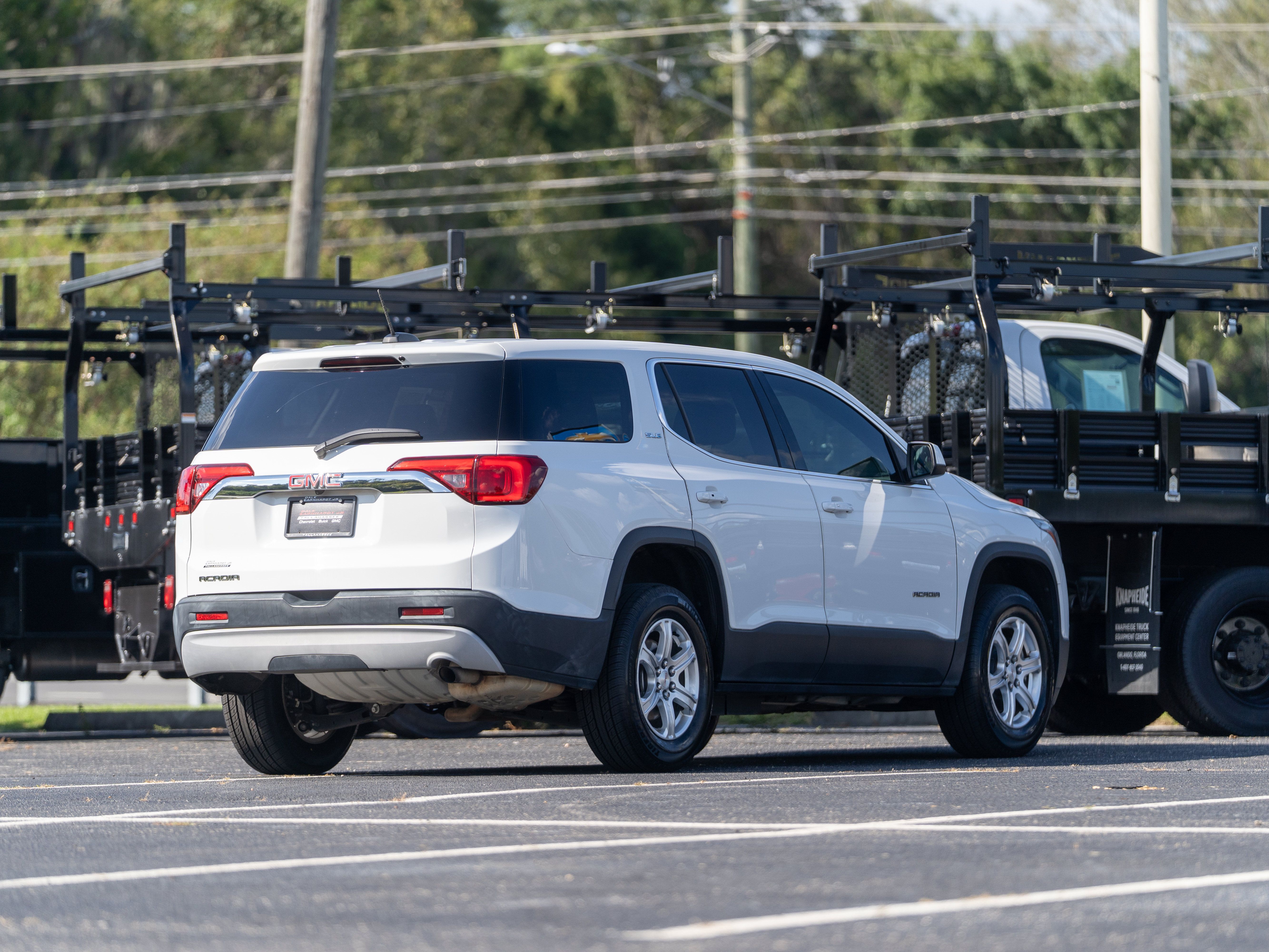 Used 2019 GMC Acadia SLE FWD image 43