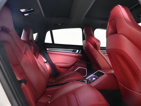Certified 2022 Porsche Panamera Platinum Edition image 19