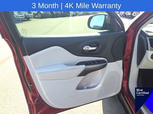 Used 2019 Jeep Cherokee Limited FWD image 26