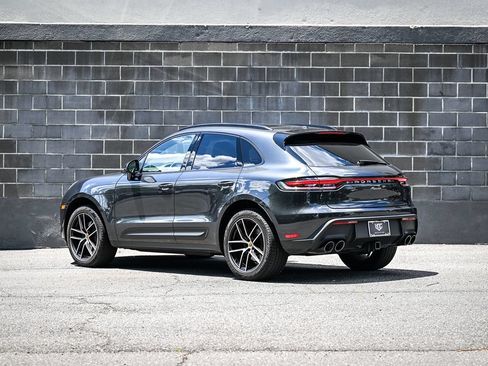 Used 2023 Porsche Macan AWD/4WD image 4