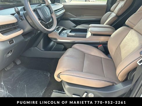 New 2026 Lincoln Navigator L Black Label AWD/4WD image 9