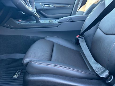 New 2026 Cadillac CT5 V image 9