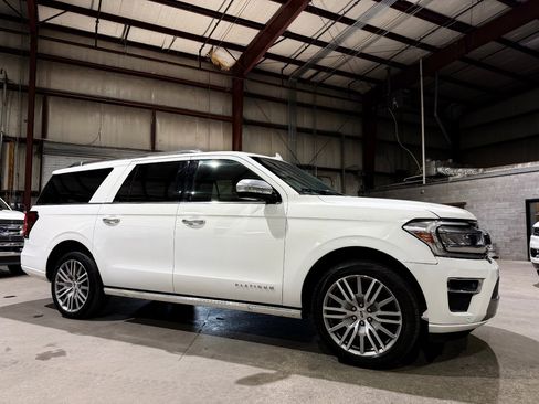 Used 2022 Ford Expedition Max Platinum AWD/4WD image 3