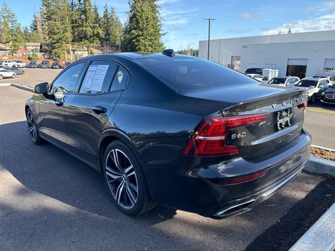 Used 2022 Volvo S60 T8 R-Design Expression w/ Advanced Package image 4