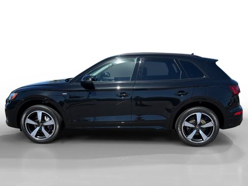 Used 2023 Audi Q5 2.0T Premium Plus w/ Premium Plus Package AWD/4WD image 2