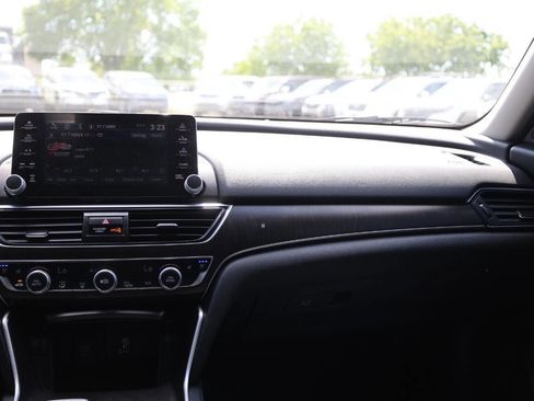 Used 2019 Honda Accord Touring image 24