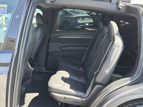 Used 2022 Tesla Model X image 28
