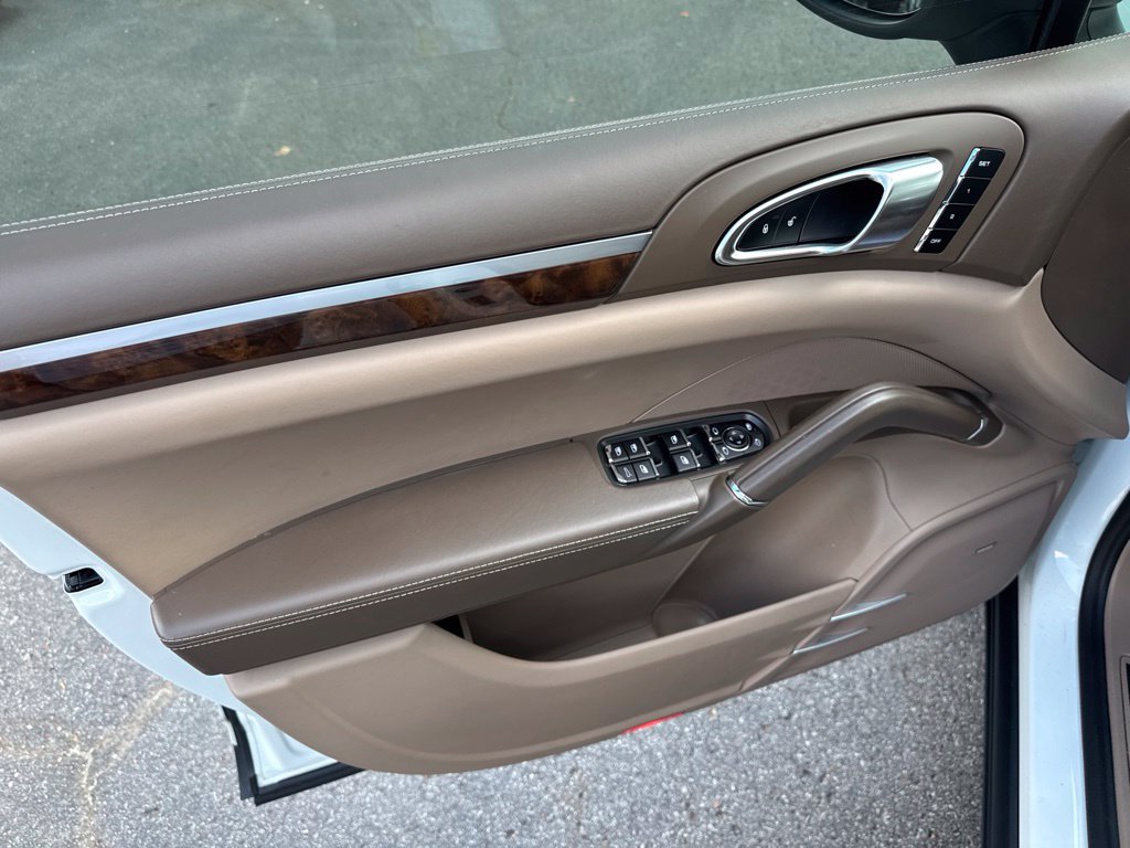 Used 2012 Porsche Cayenne AWD/4WD image 10