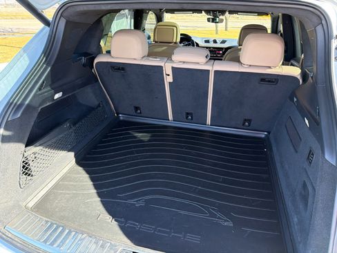 Used 2022 Porsche Cayenne S Platinum image 12