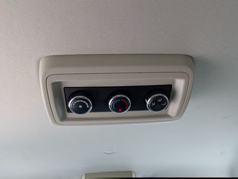 Used 2012 Dodge Grand Caravan SXT FWD image 10