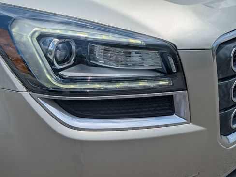 Used 2017 GMC Acadia Limited SLT AWD/4WD image 4