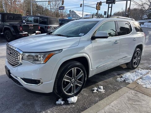 Used 2019 GMC Acadia Denali image 6